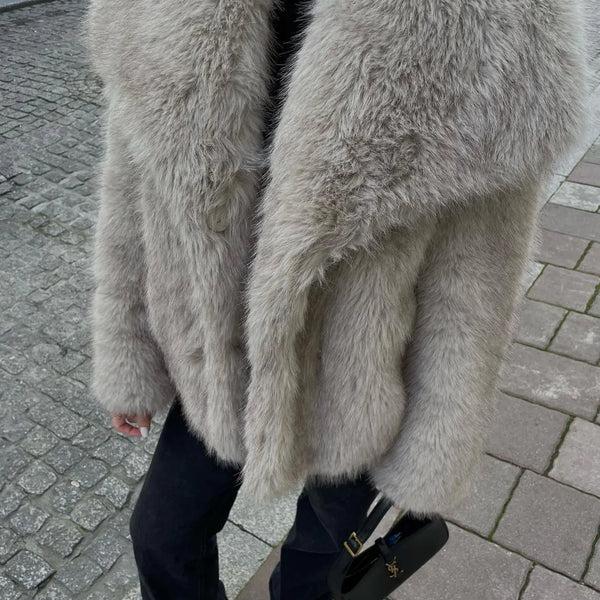 Jachetă elegantă din blană falsă pentru căldură maximă